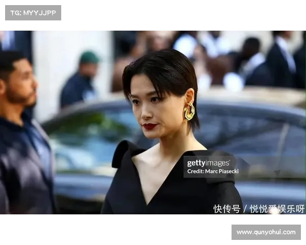 李宇春巴黎看秀引热议,白发现身生图与精修图差距曝光(李宇春湿发) 李宇春巴黎看秀引热议,白发现身生图与精修图差距曝光(李宇春湿发)